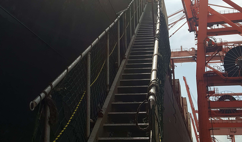 ship-charter-02-comp